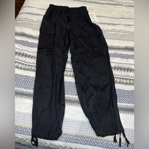 NWT Lululemon lightweight adjustable‎ MR Cargo pant
Size XS